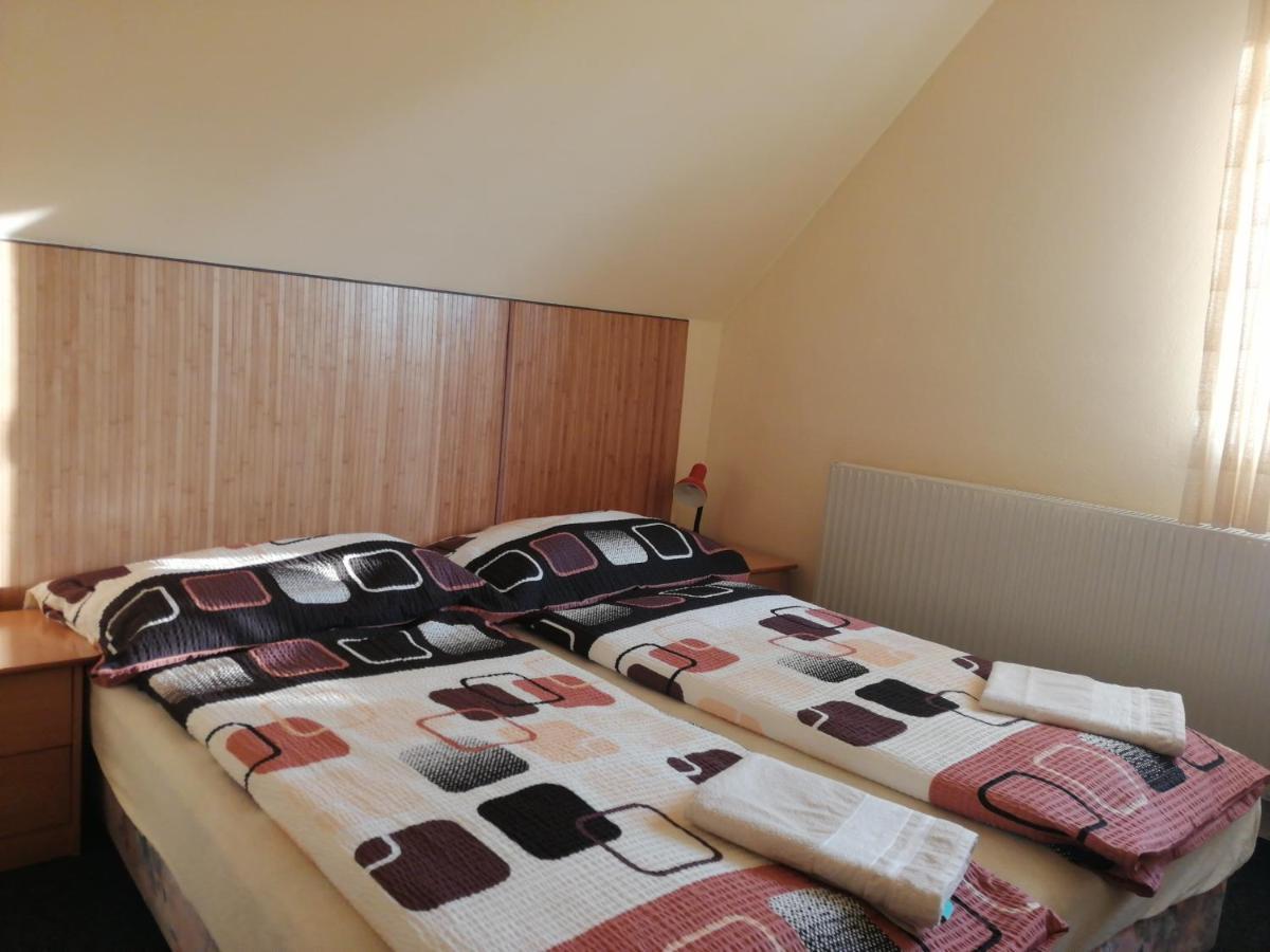 Privat Bohemia Hotel Satov Exterior photo